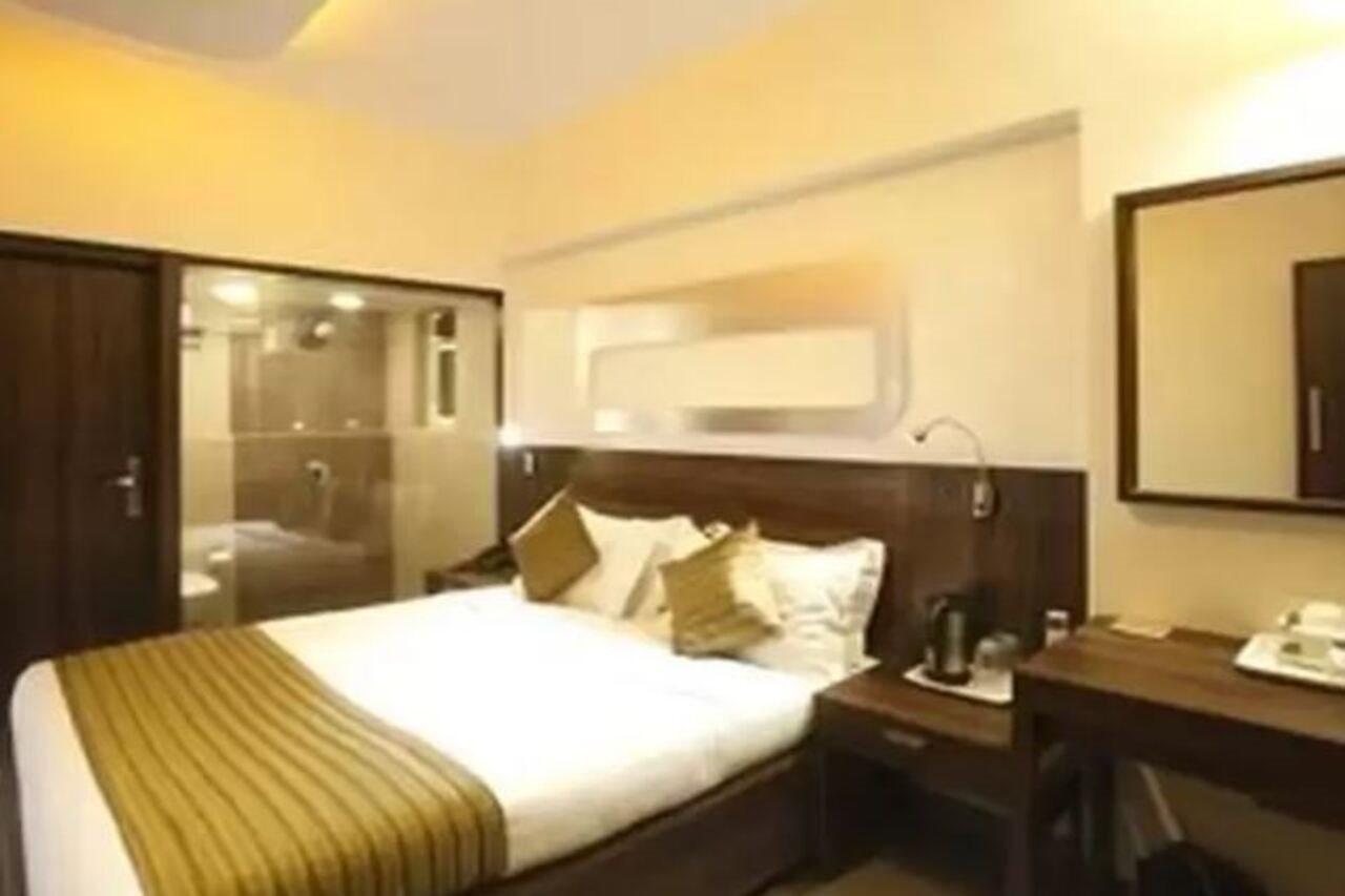 Hotel Plaza Mumbai Exteriör bild