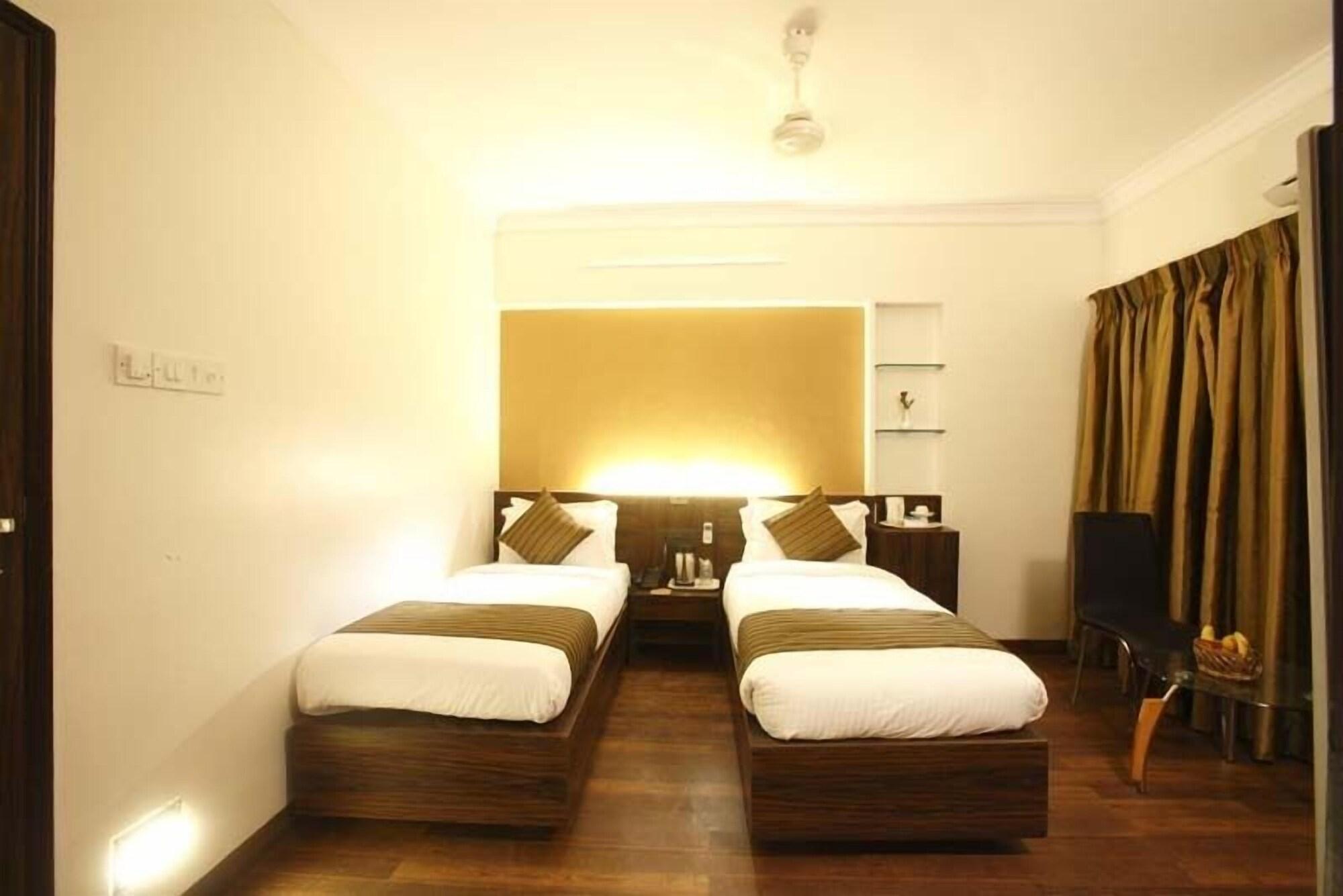 Hotel Plaza Mumbai Exteriör bild