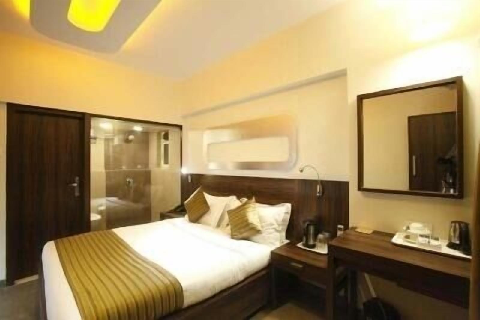Hotel Plaza Mumbai Exteriör bild