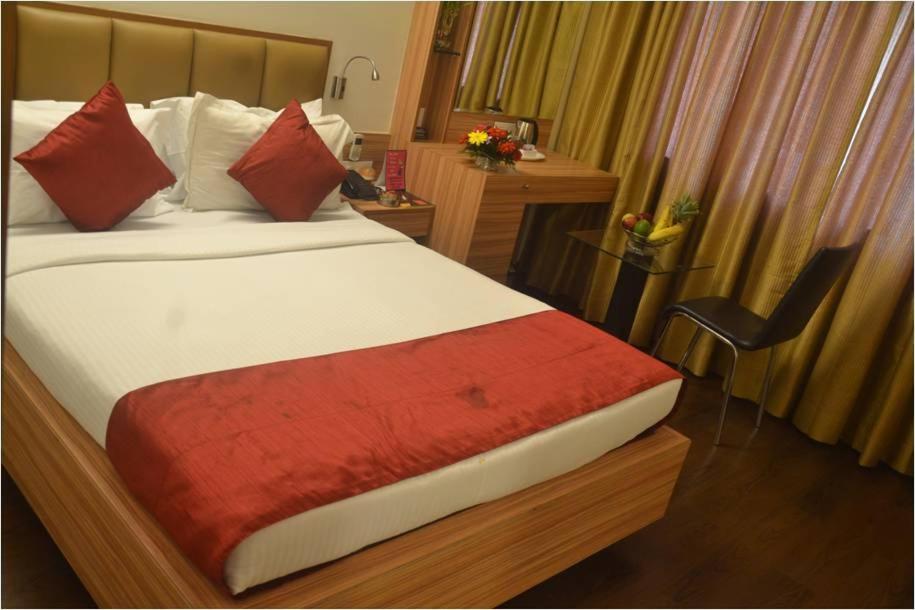 Hotel Plaza Mumbai Rum bild