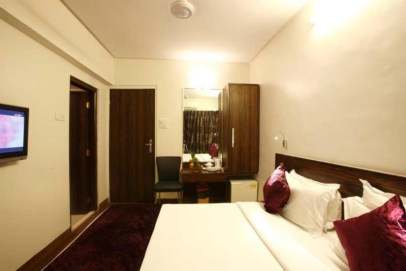 Hotel Plaza Mumbai Rum bild