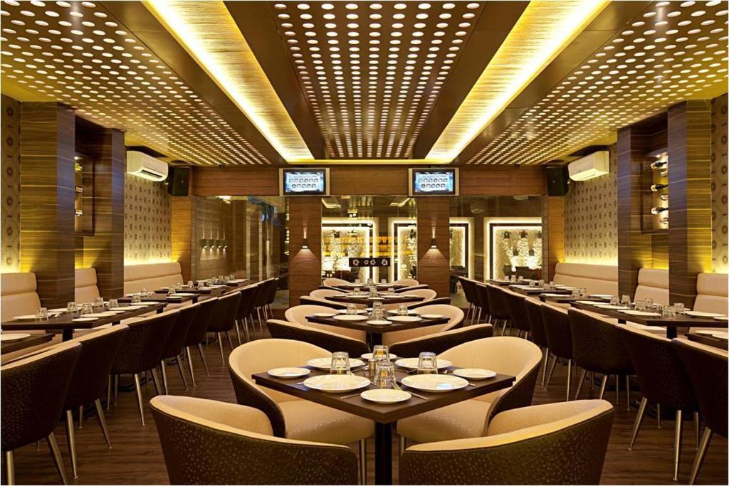 Hotel Plaza Mumbai Exteriör bild